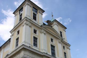 Hlavní průčelí od jihozápadu ( © Ivan Grisa 07/2011)