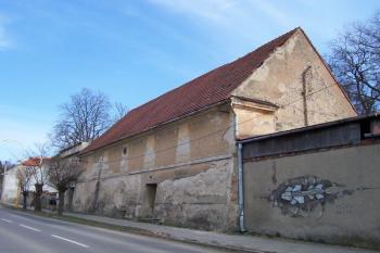 Plumlov - pivovar - Pohled na budovu bývalého kina. (© Ivo Rozehnal, 03/2008)