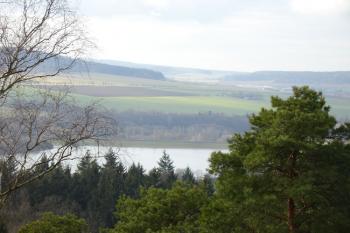 Z místa je široký výhled ( © Jiří Čížek 02/2007)