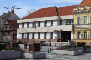 Jižní přístavba. ( © Jan Sommer 03/2008)