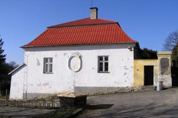 barokní fara nedaleko kostela ( © Jan P. Štěpánek 03/2008)