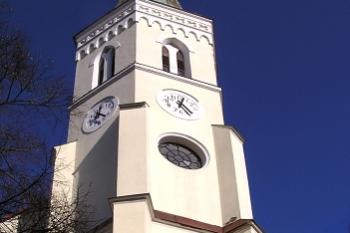 celkový pohled na kostelní věž ( © Jan P. Štěpánek 03/2008)