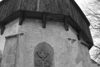 Závěrová stěna presbytáře ( © Ivan Grisa 12/2009)