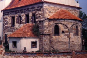 Pohled od jihovýchodu. (© Jan Sommer, 05/2003)