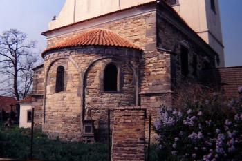 Pohled od severovýchodu. (© Jan Sommer, 05/2003)