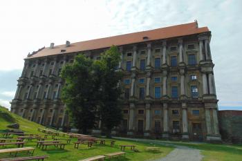 Nádvorní zám. průčelí (© Dušan Dohňanský  08/2021)