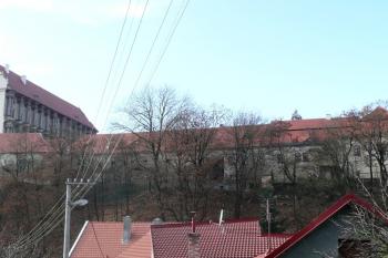 celkový pohled na areál plumlovského zámku od východu ( © Jan P. Štěpánek 11/2009)
