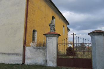 Kostel Nanebevzetí Panny Marie v Kostelní Lhotě ( © Pavel Vítek 10/2007)