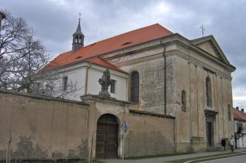 Kostel sv. Františka Serafinského v Golčově Jeníkově ( © Pavel Vítek 04/2008)