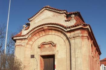 průčelí kaple ( © Milan Caha 04/2008)