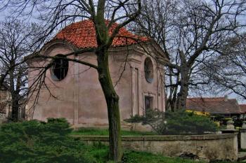 Kaple sv. Michaela archanděla v Kozinci ( © Pavel Vítek 04/2008)