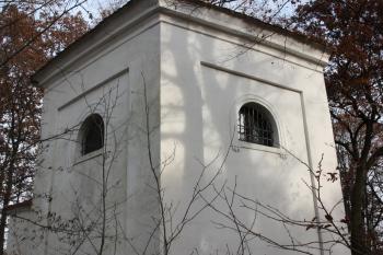 Kaple od západu ( © Ivan Grisa 11/2009)