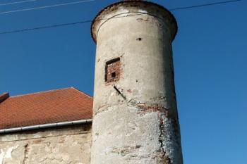 severovýchodní nárožní věžice zámku ( © Jan P. Štěpánek 09/2011)
