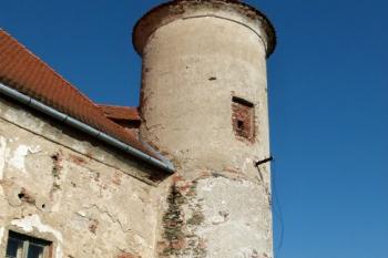 severovýchodní nárožní věžice zámku od jv. ( © Jan P. Štěpánek 09/2011)