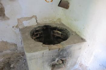 zbytek po krbu (© D Dohňanský, 07/2017)