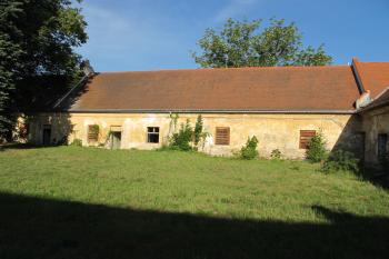 záp. strana vnitřního nádvoří (© D Dohňanský, 07/2017)
