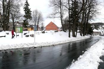 pohled na lokalitu od západu ( © Jan P. Štěpánek 03/2008)