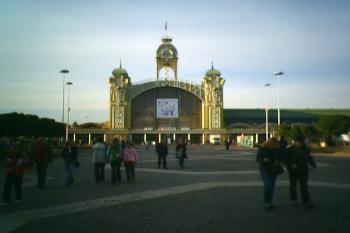 Po zničujícím požáru (© Jiří Suchomel, 10/2008)