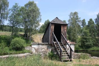 Pravobřežní vstup na most ( © Ivan Grisa 07/2010)