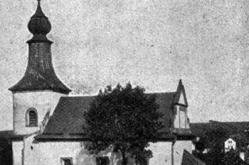 kostel od jihu na počátku 20. století (© Antonín Podlaha: Posvátná místa království Českého; Díl 1. Vikariáty: Českobrodský, Černokostelecký, Mnichovický a Prosecký, Dědictví sv. Jana Nepomuckého, Praha 1907)