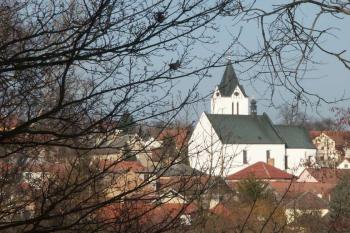 pohled od židovského hřbitova ( © Milan Caha 05/2008)