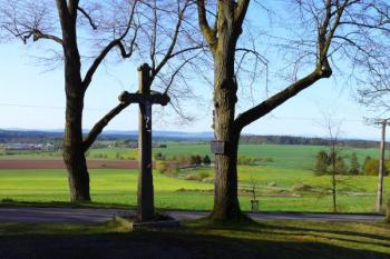 Vyhlídka k jihu a jihozápadu. (© Jan Sommer, 05/2008)