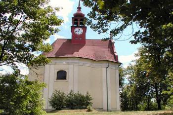 barokní poutní kaple v místě jádra hradu ( © Pavel Zany Komárek 06/2003)