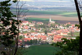 Krabčický evangelický kostel z Řípu ( © Milan Caha 05/2008)