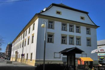 Radnice v Novém Boru ( © Pavel Vítek 05/2008)