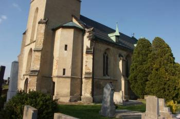 jižní strana lodě ( © Milan Caha 05/2008)