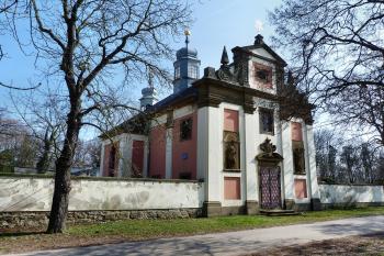 Barokní kostel svatého Isidora (© František Kinař, 03/2015)