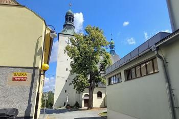 Pohled z náměstí (© Ivo Rozehnal  07/2023)