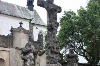 Barokní Kalvárie z roku 1728, na současné místo přenesena 1992 ( © Ivan Grisa 06/2010)