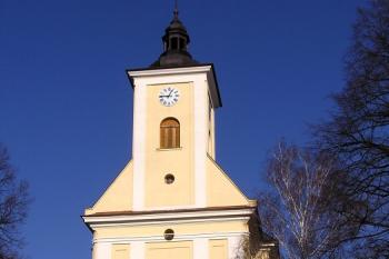 hlavní průčelí kostela od jihu ( © Jan P. Štěpánek 02/2008)
