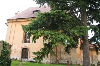 Kostel od jihu ( © Ivan Grisa 06/2009)