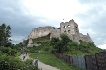 Zřícenina hradu Czorsztyn (© aleshwarrior, 07/2017)