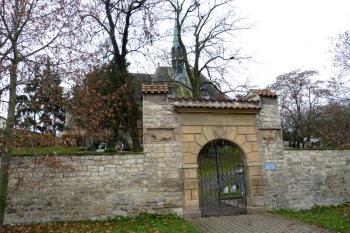 kostel sv. Petra (© František Kinař, 11/2014)