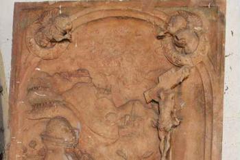 Renesanční náhrobník v interiéru kostela (© Ivan Grisa, 09/2006)