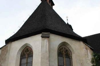 Exteriér závěru kostela (© Ivan Grisa, 08/2006)