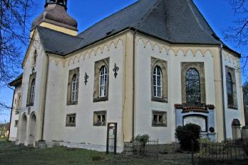 Kostel sv. Jiří v Chřibské ( © Pavel Vítek 05/2008)