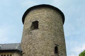 Šternberk - bergfrit (2003 ©Puffin Puffin)