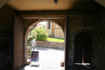 První brána z nádvoří ( © Ivan Grisa 05/2009)