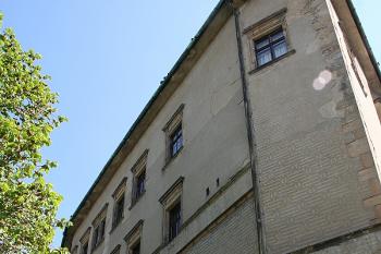 Západní průčelí hradu ( © Ivan Grisa 05/2009)