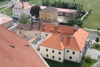 Bývalý špitál z repliky věže přesunutého děkanského kostela ( © Ivan Grisa 05/2011)