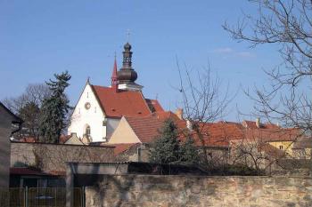 Kostel od jihozápadu (© Ivan Grisa, 03/2006)