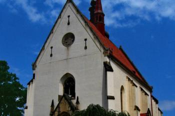 Kostel sv. Kateřiny Alexandrijské ve Velvarech ( © Pavel Vítek 06/2008)