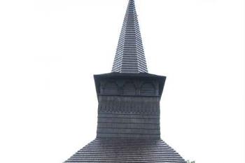 Vstupní průčelí kostelíku (© Ivan Grisa, 06/2008)