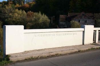 Dobový údaj o nosnosti mostu (© Ivan Grisa, 10/2006)
