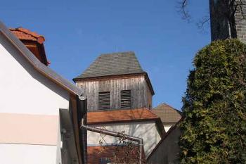 Pohled na zvonici od západu (© Ivan Grisa, 03/2006)
