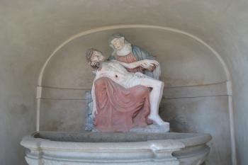 Kaple pod schodištěm (© Zdeněk Susa, 07/2012)